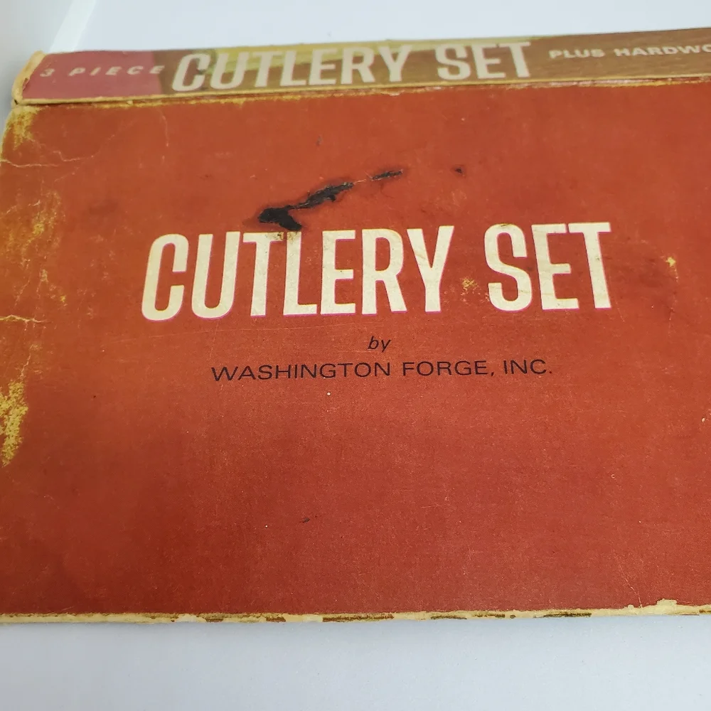 Vintage 4-PC. Washington Forge, Inc. Cutlery Set with Hardwood Holder Set